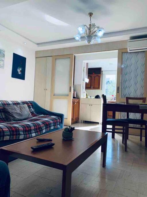 Chic City Retreat - Stylish Apartment In Bllok, ティラナ エクステリア 写真